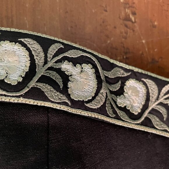 Rosewater House Carnation Embroidered Crop Top - Black & White - NWT - Picture 8 of 8